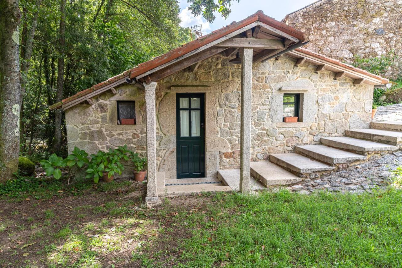 Entre Os Rios - Casa Rural Y Enoturismo Pobra Do Caraminal Exteriör bild