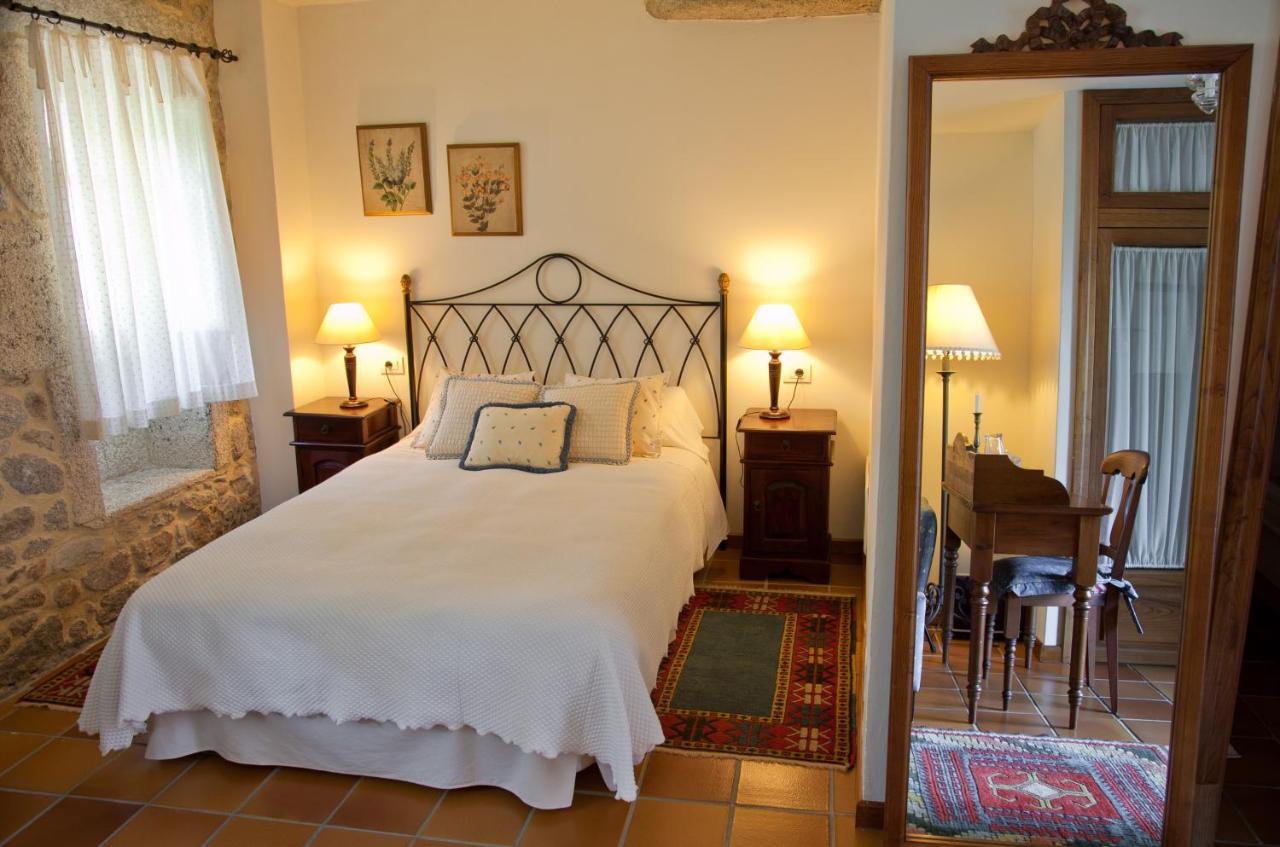 Entre Os Rios - Casa Rural Y Enoturismo Pobra Do Caraminal Exteriör bild